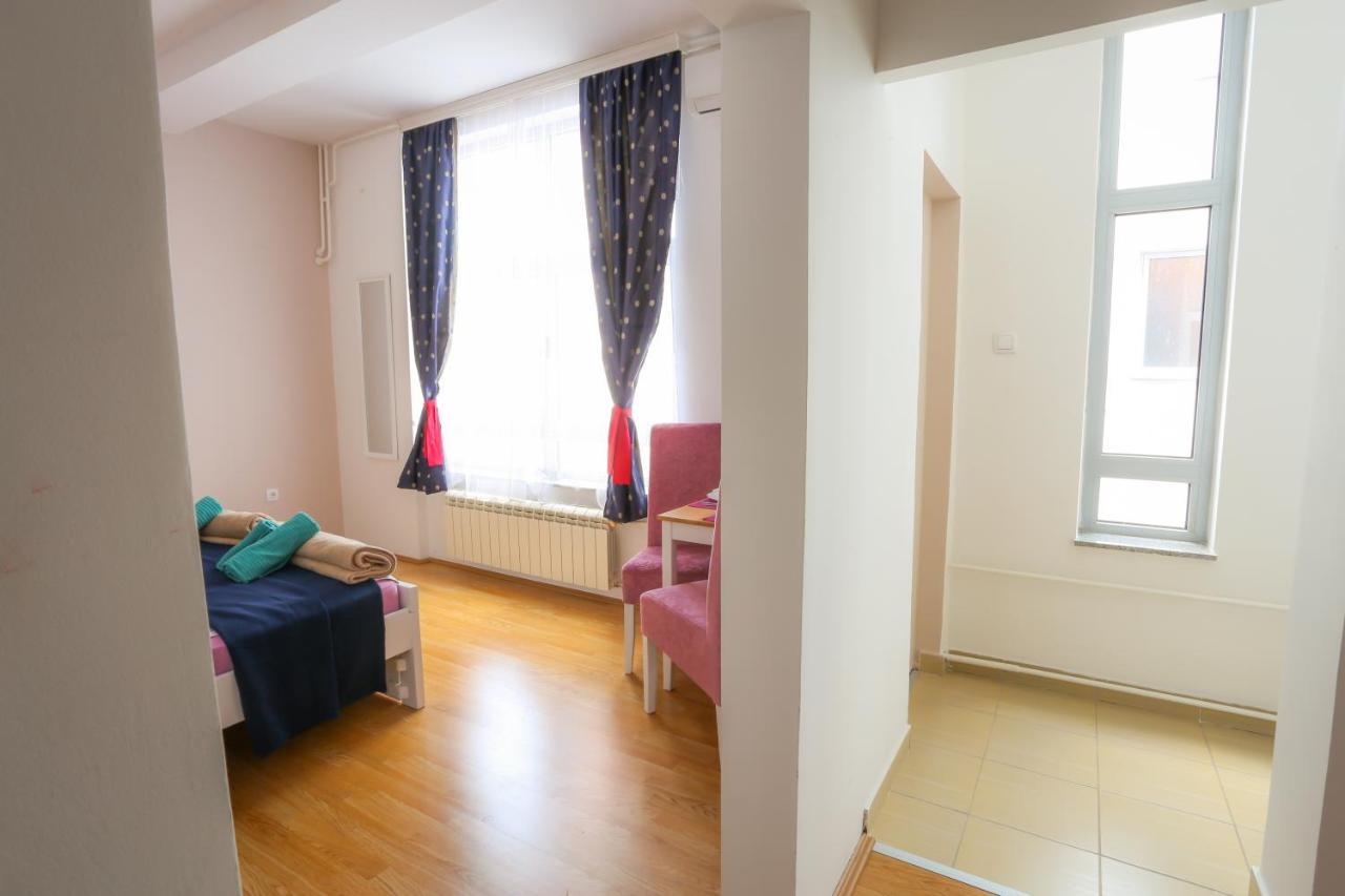 Studio Apartman Ld U Strogom Centru Novi Sad Exterior foto